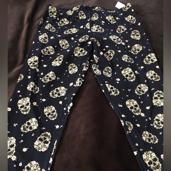 Ladies Flower Skull Leggings - Picture 8 of 8